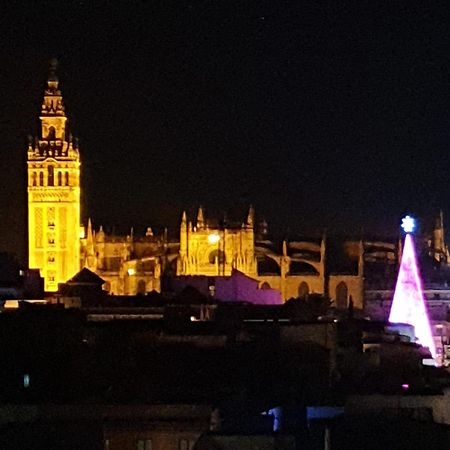 Avanti La Campana, Con Un Balcon Que Te Enamorara Del Ambiente De Sevilla Eksteriør billede