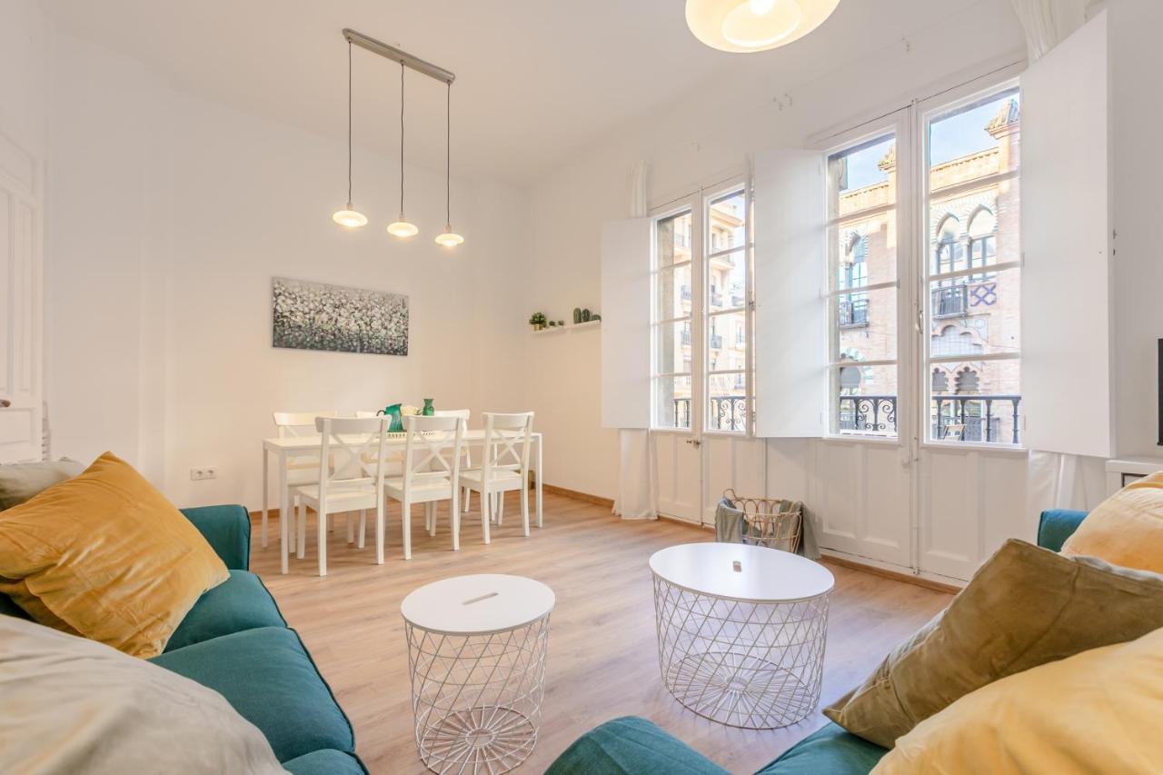 Avanti La Campana, Con Un Balcon Que Te Enamorara Del Ambiente De Sevilla Eksteriør billede