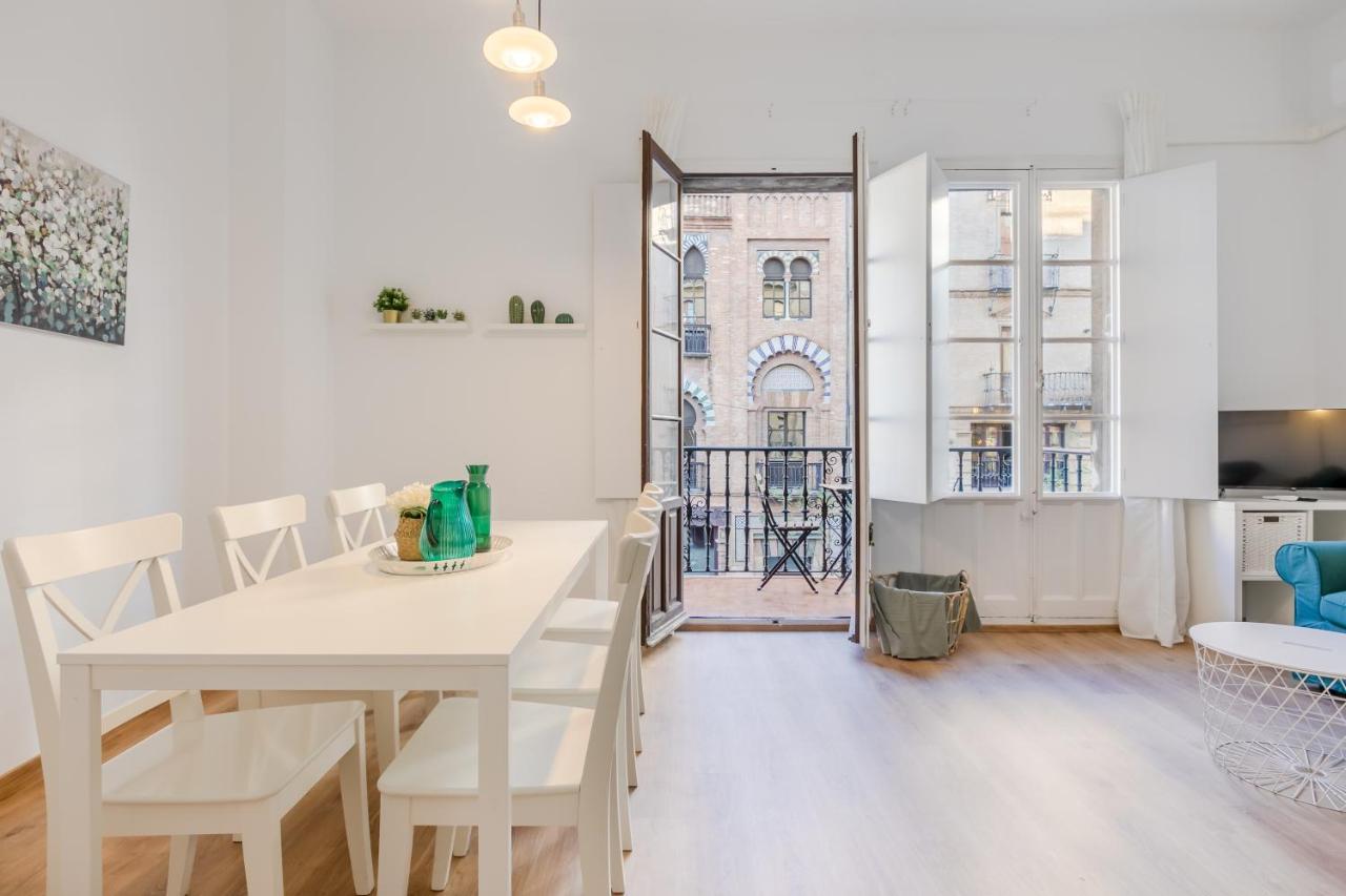 Avanti La Campana, Con Un Balcon Que Te Enamorara Del Ambiente De Sevilla Eksteriør billede